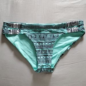 NWOT Xhilaration swim bottoms